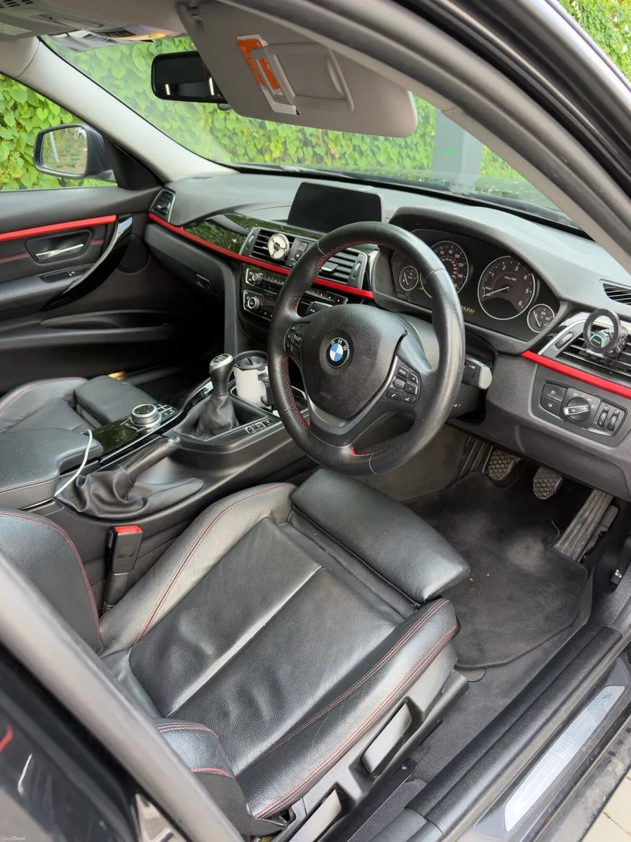 2018 BMW 3 series - Image 3