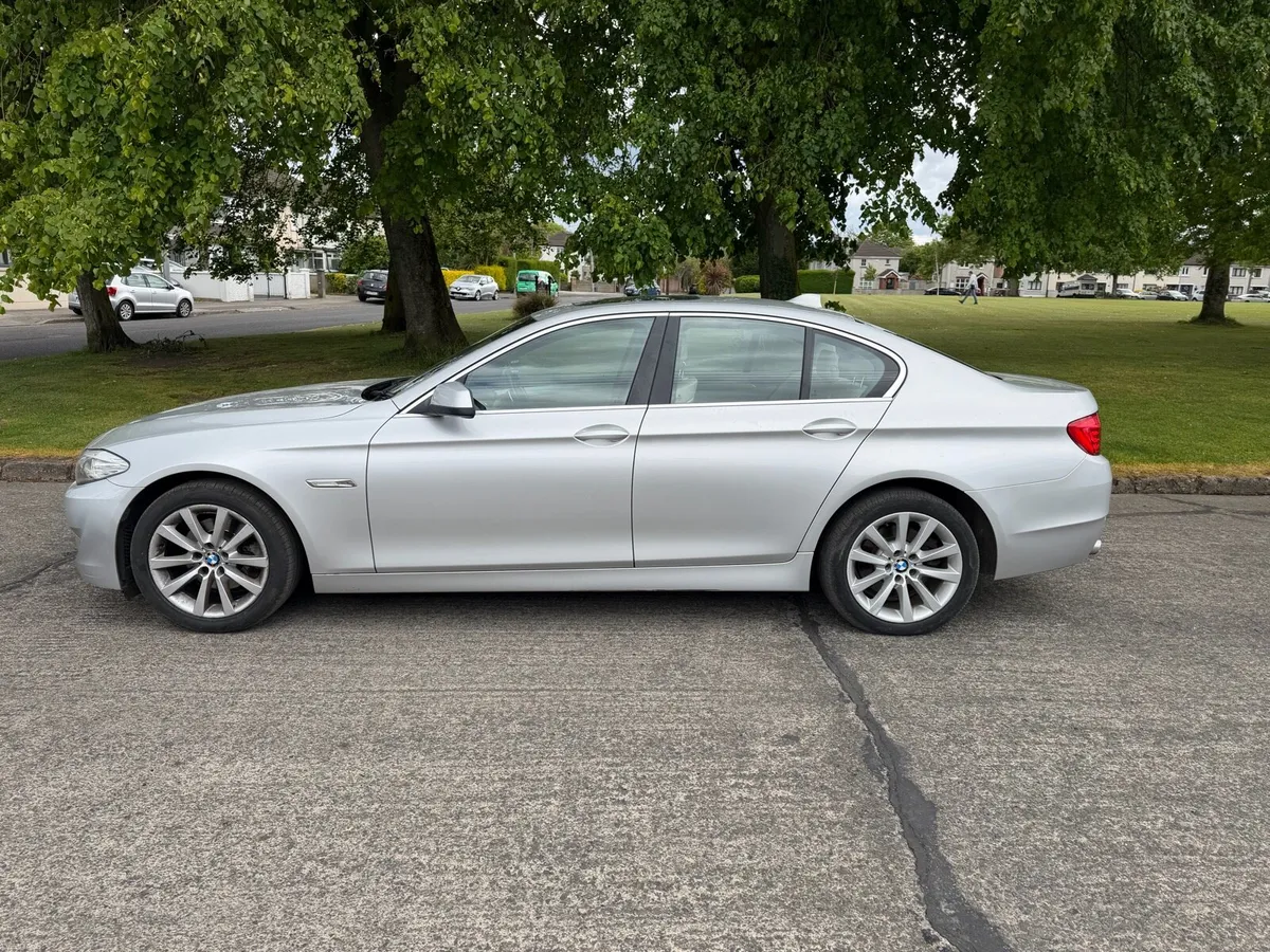 BMW 520 - Image 1