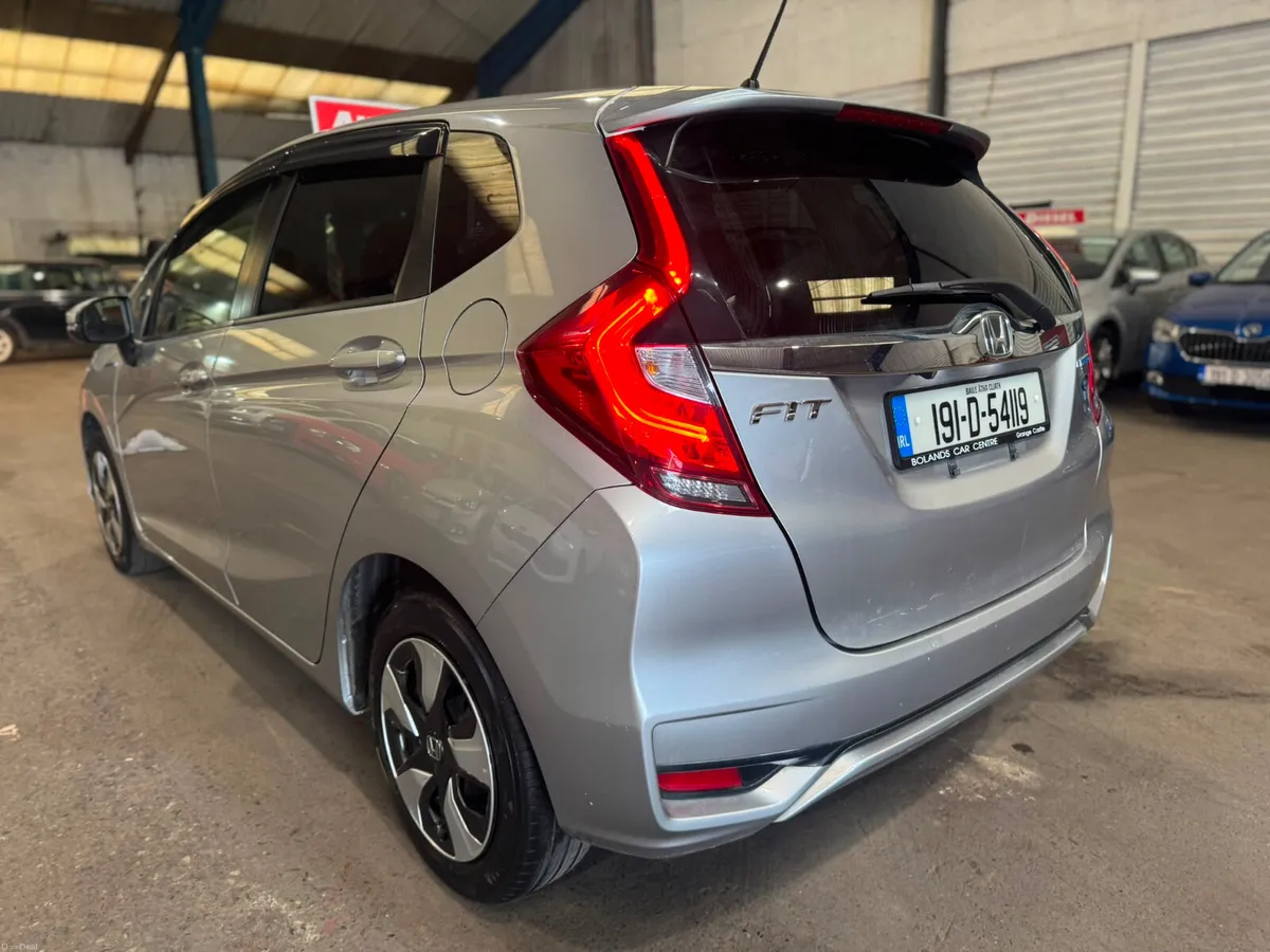 Honda Fit hybrid 2019 - Image 3