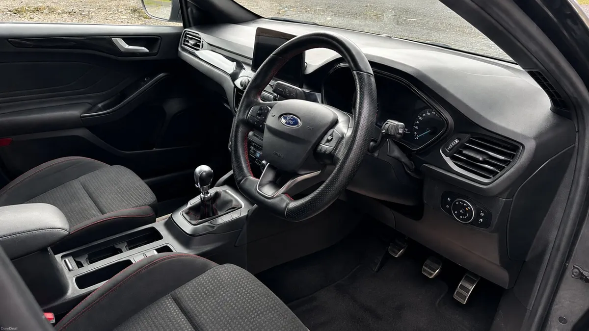 Ford Focus 2021 - Image 4