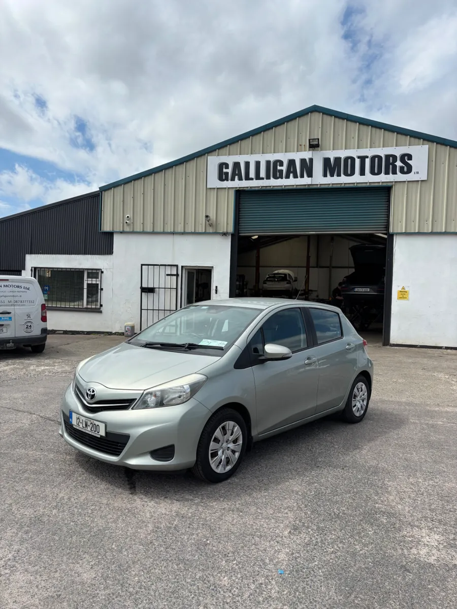 Toyota Yaris 2012 - Image 2