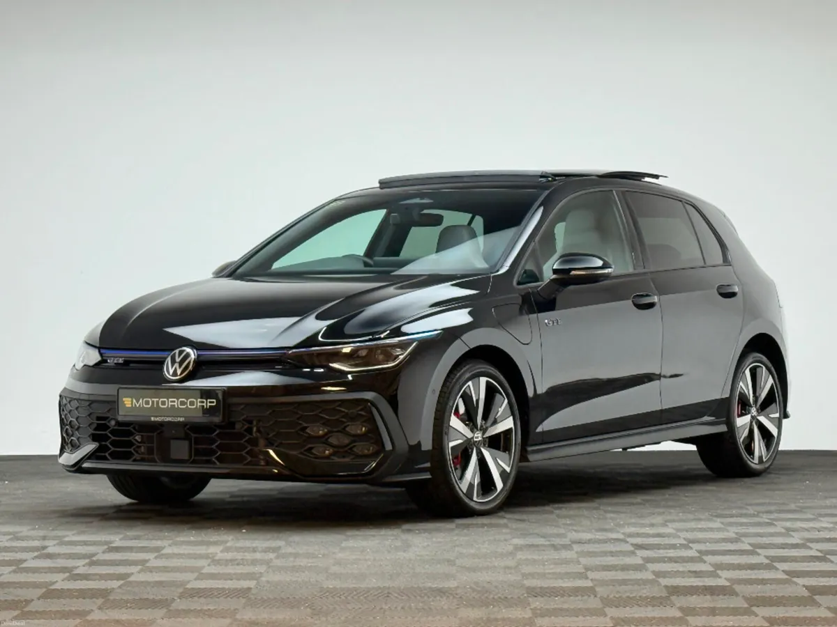 Volkswagen Golf GTE 1.5 PHEV 272HP DSG *PAN ROOF* - Image 3