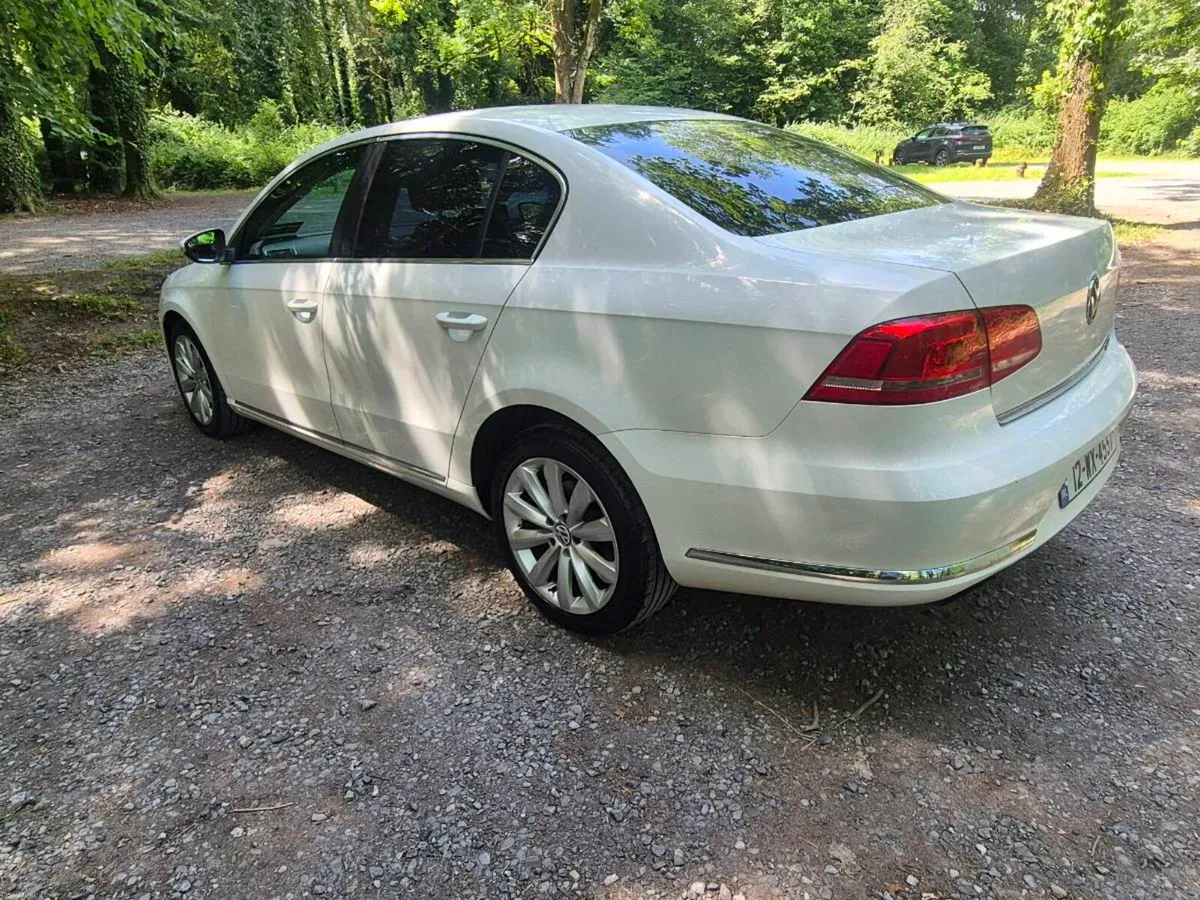 12 VW Passat Automatic - Image 4