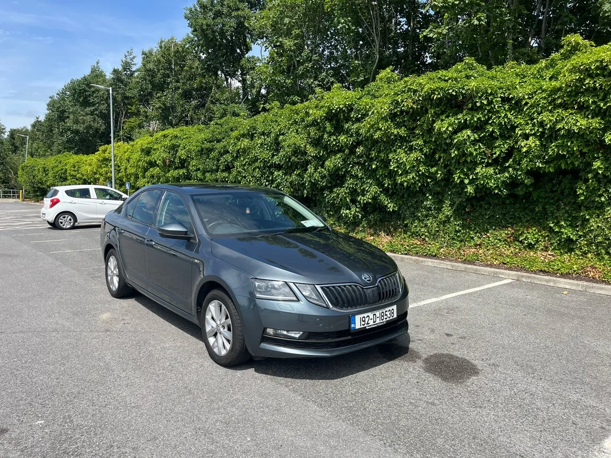 Skoda Octavia 1.6 TDI Automatic NCT 08/27 - Image 2