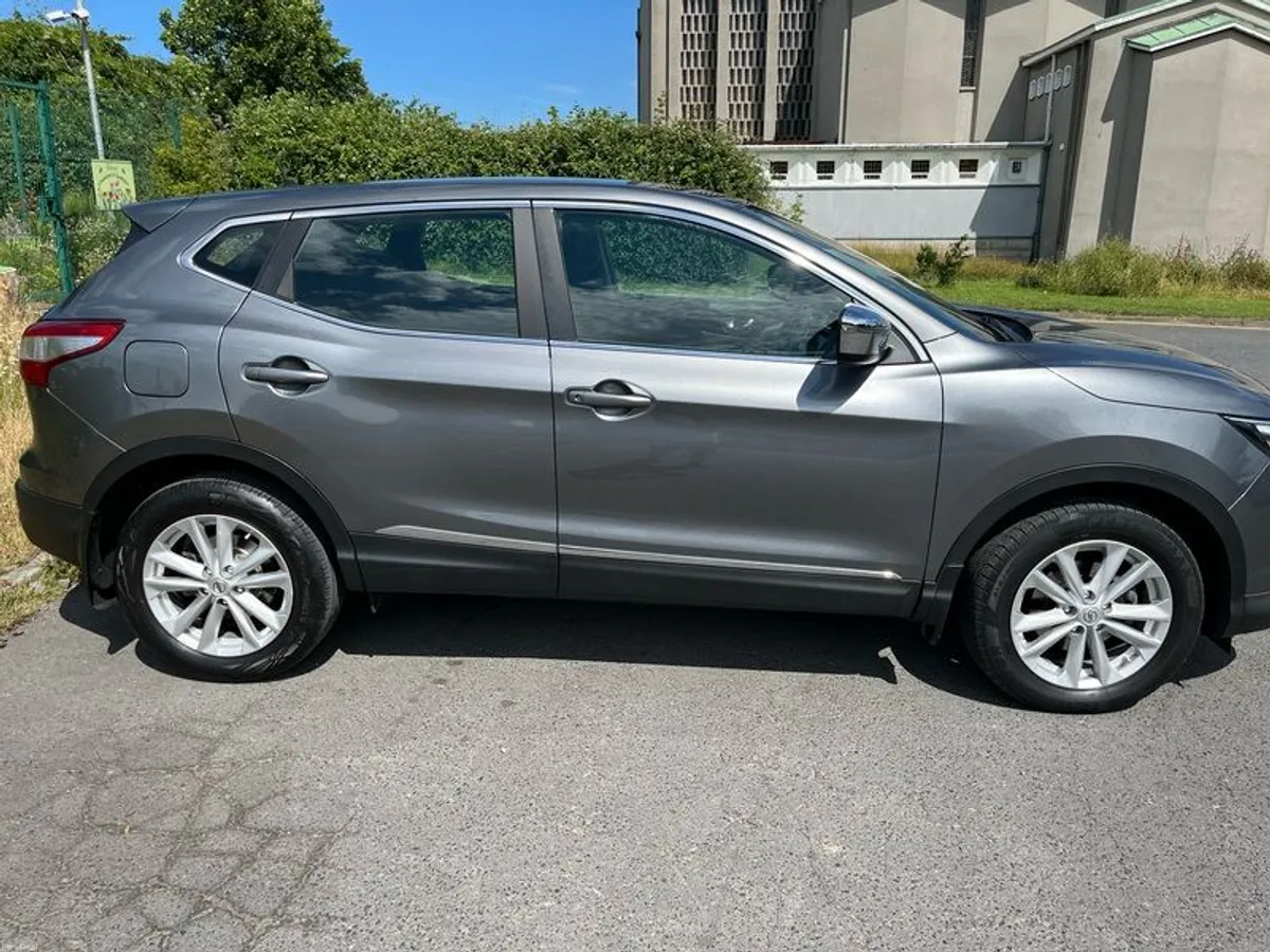 2015 Nissan Qashqai - Image 2