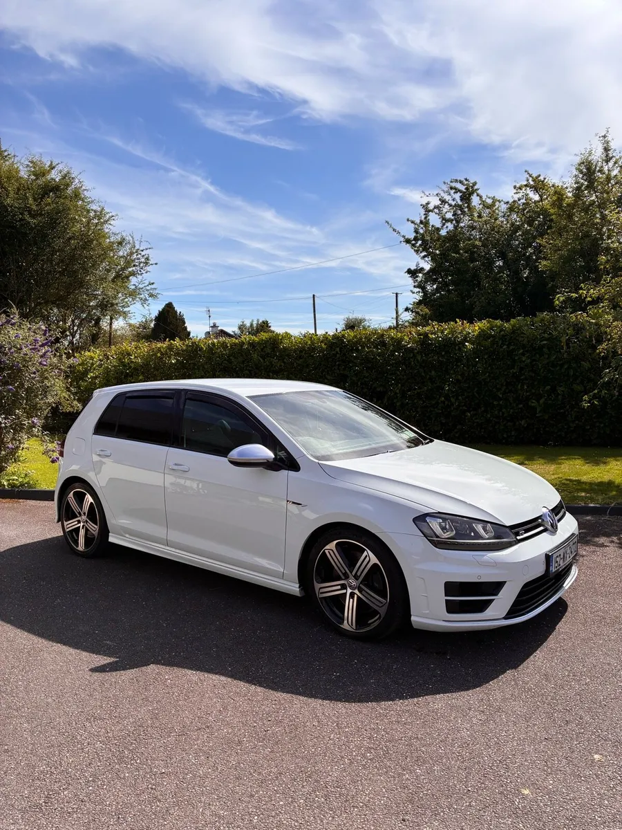 Volkswagen Golf R - Image 1
