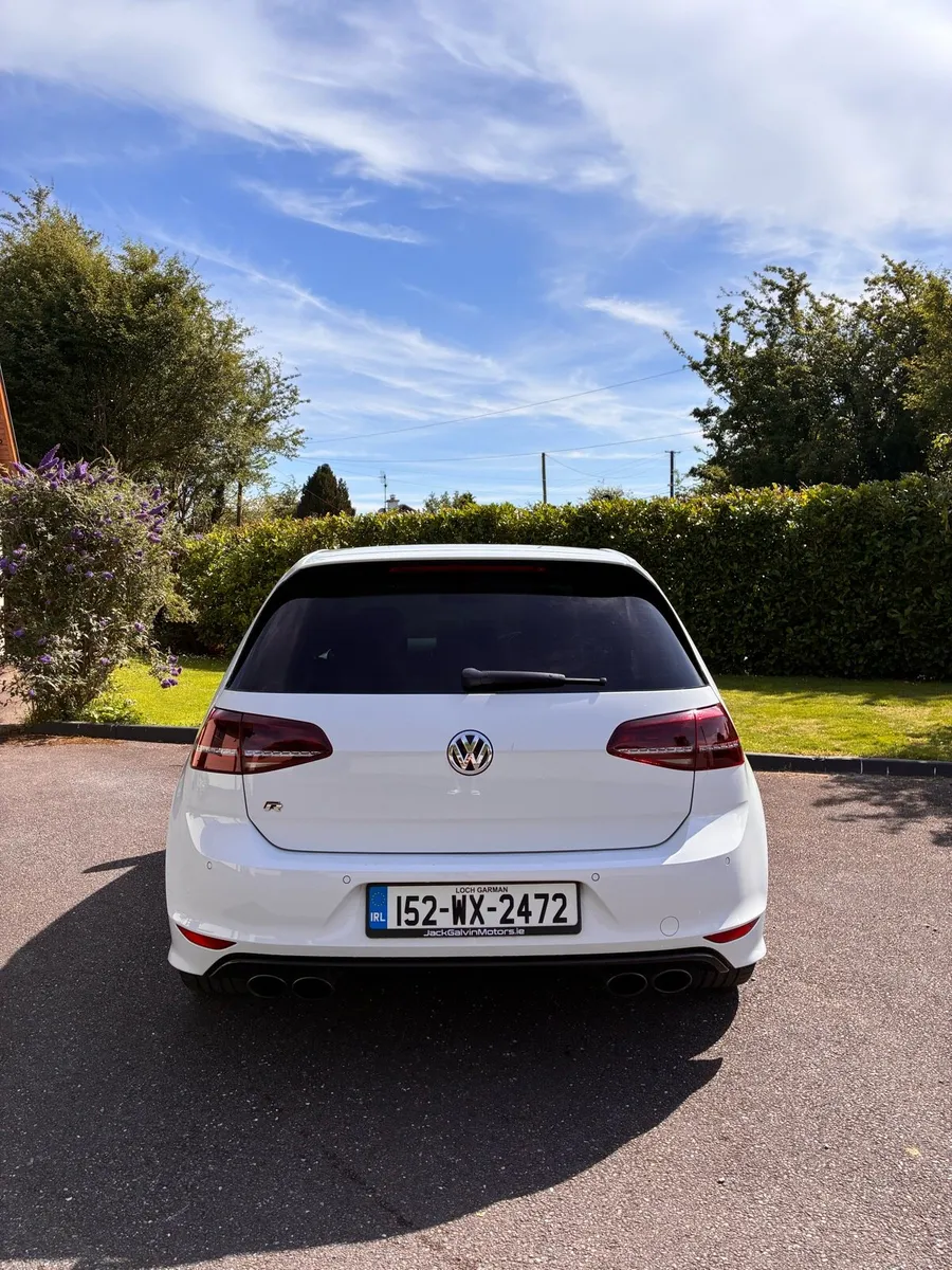 Volkswagen Golf R - Image 4
