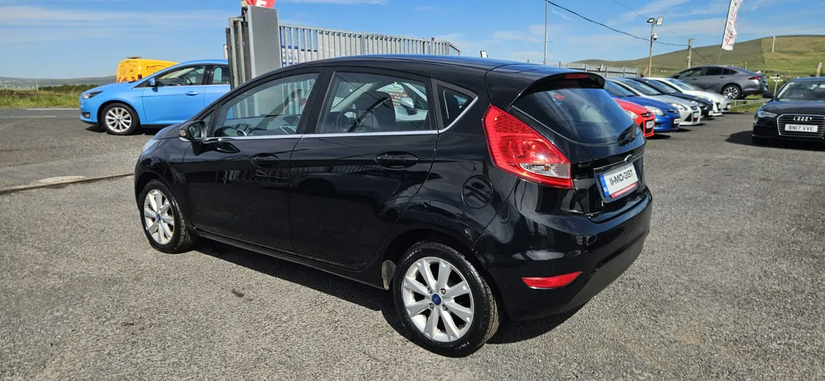Ford Fiesta 2011 - Image 4