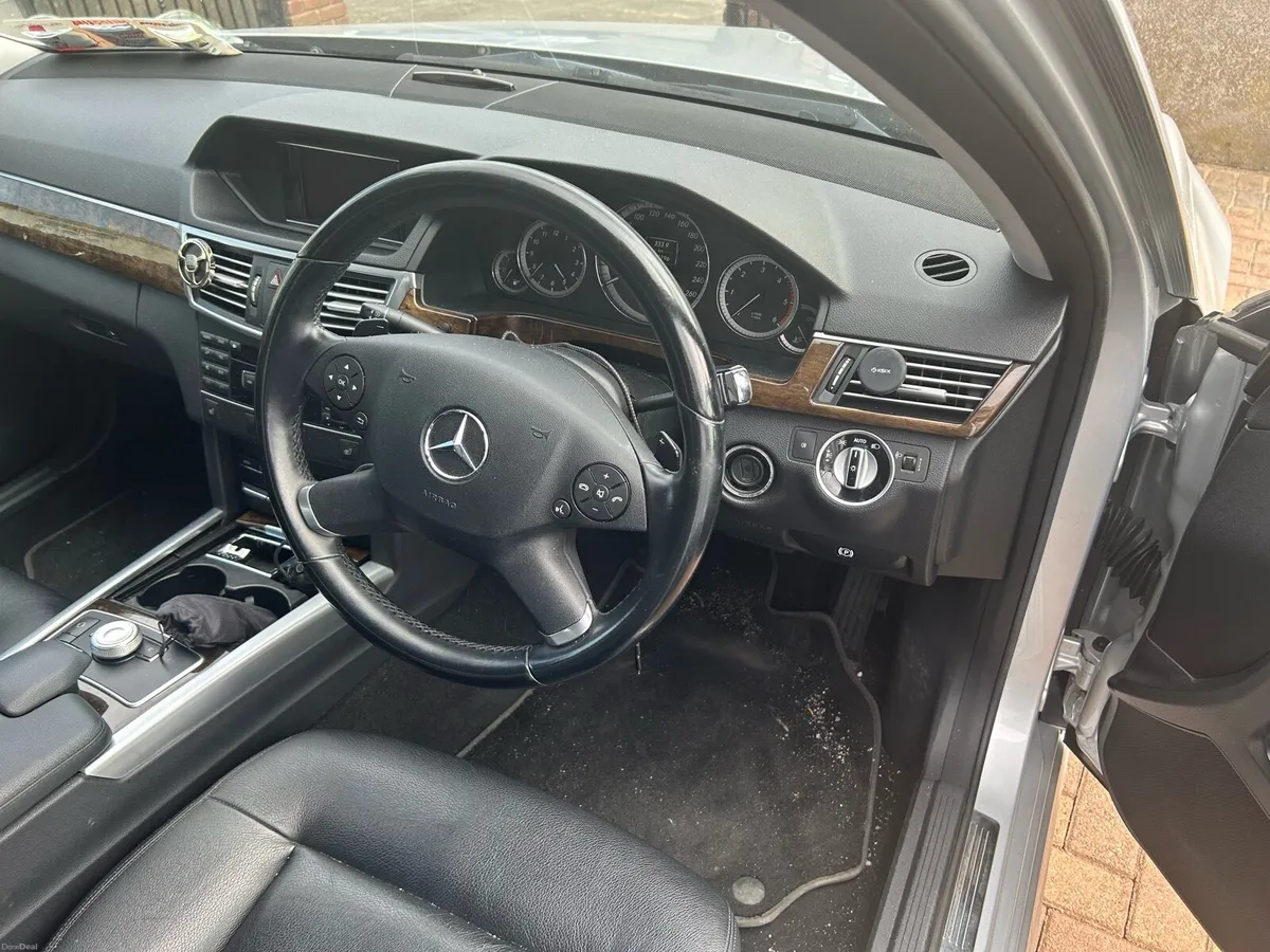Mercedes - Image 4