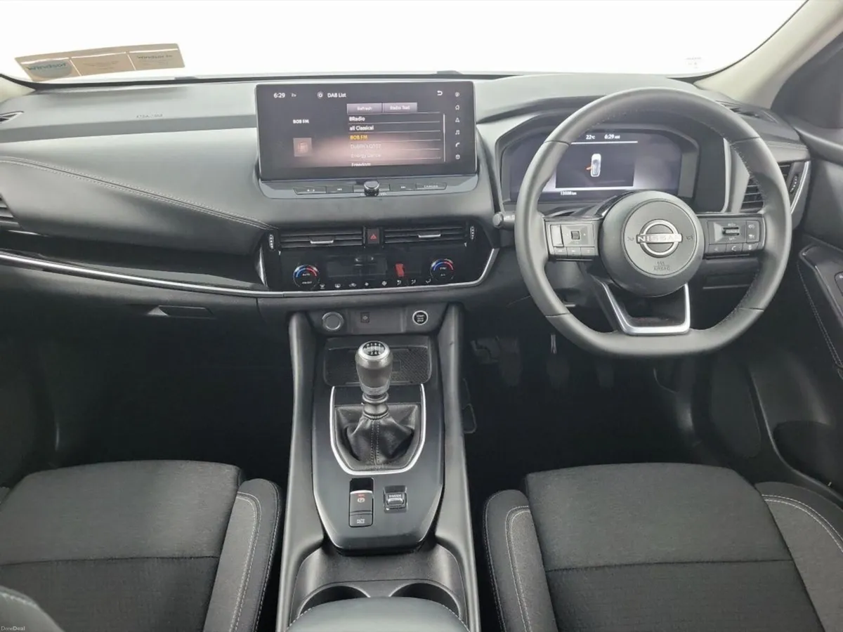 Nissan Qashqai 1.3 PET MILD HYBRID SV PREMIUM - Image 4