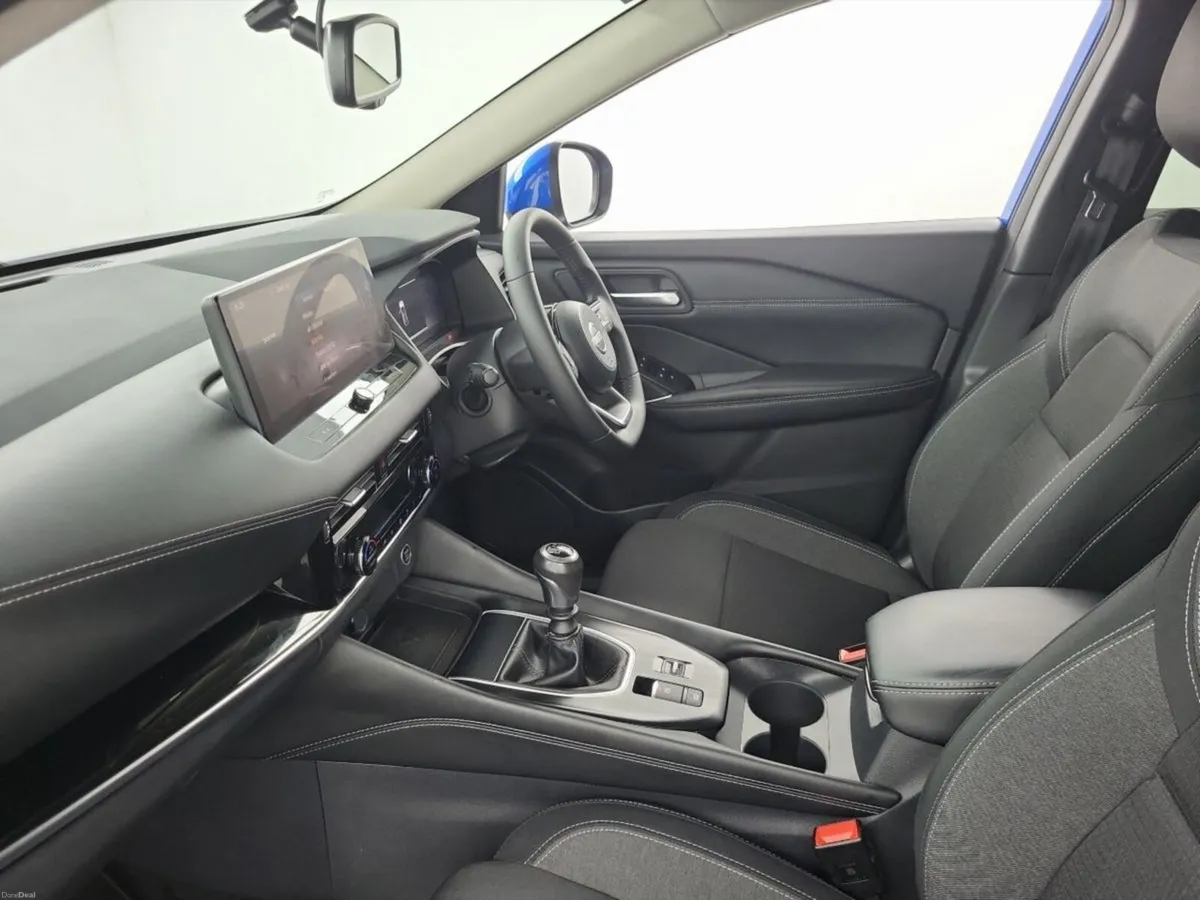 Nissan Qashqai 1.3 PET MILD HYBRID SV PREMIUM - Image 4