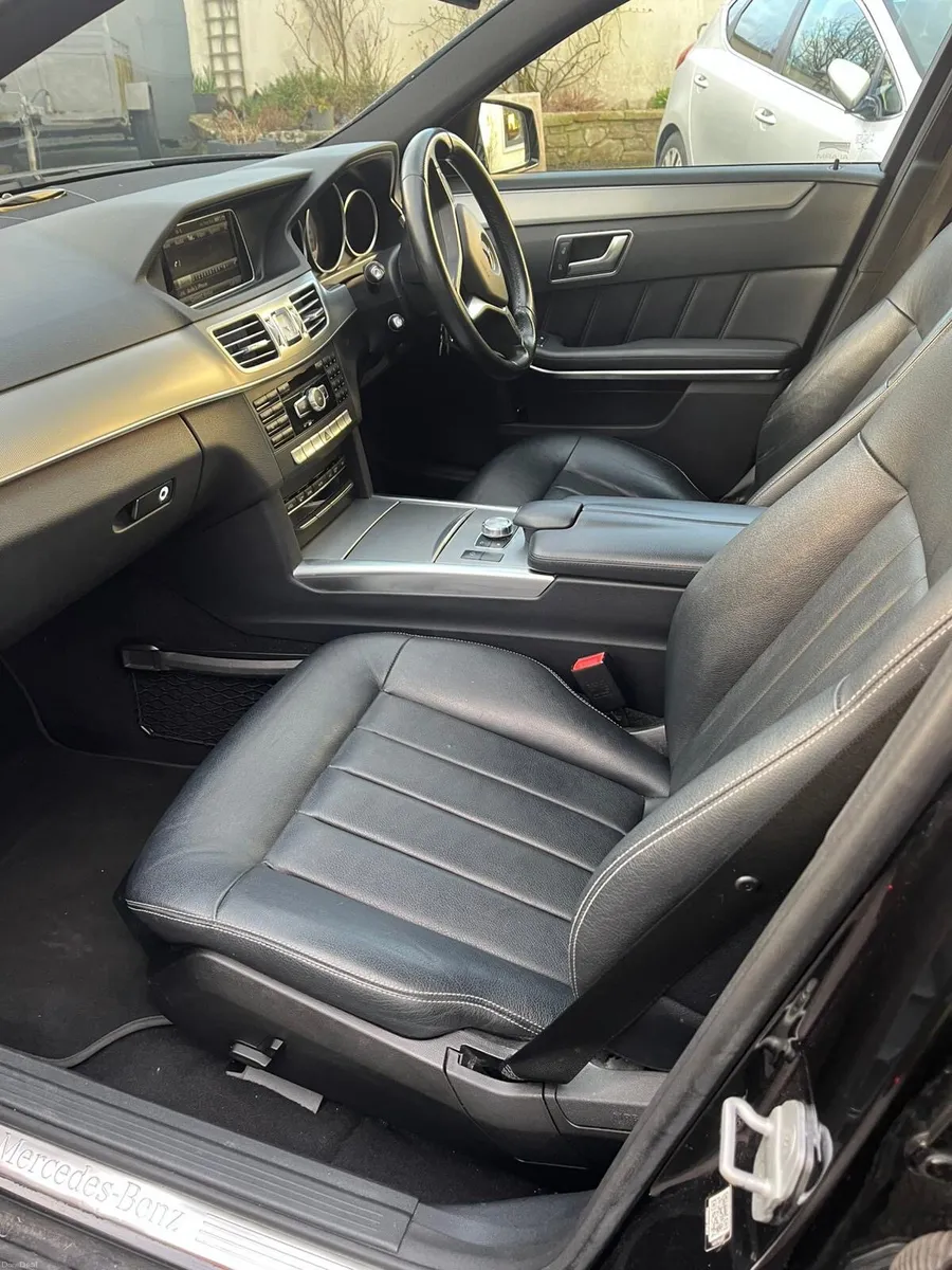Mercedes E220 - Image 5