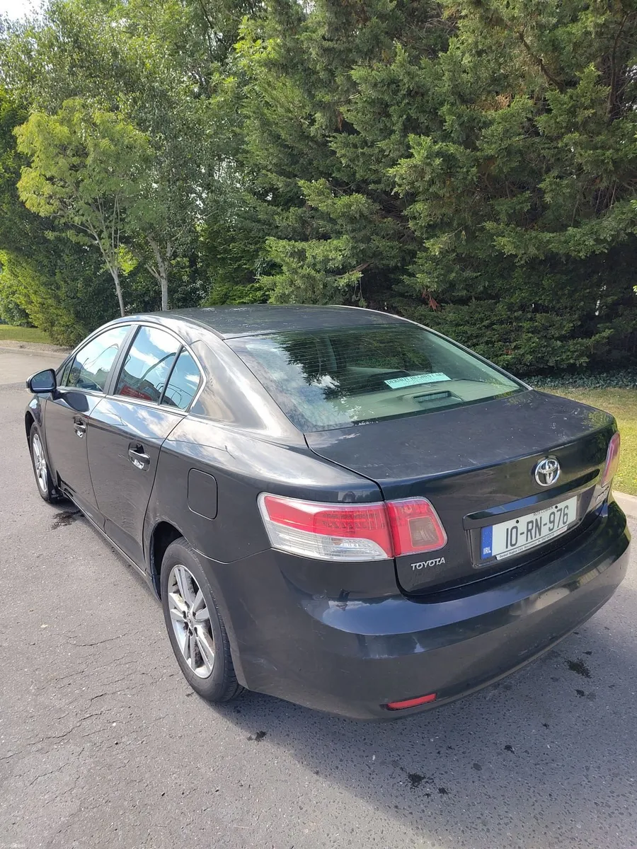 Toyota Avensis 2010 - Image 1