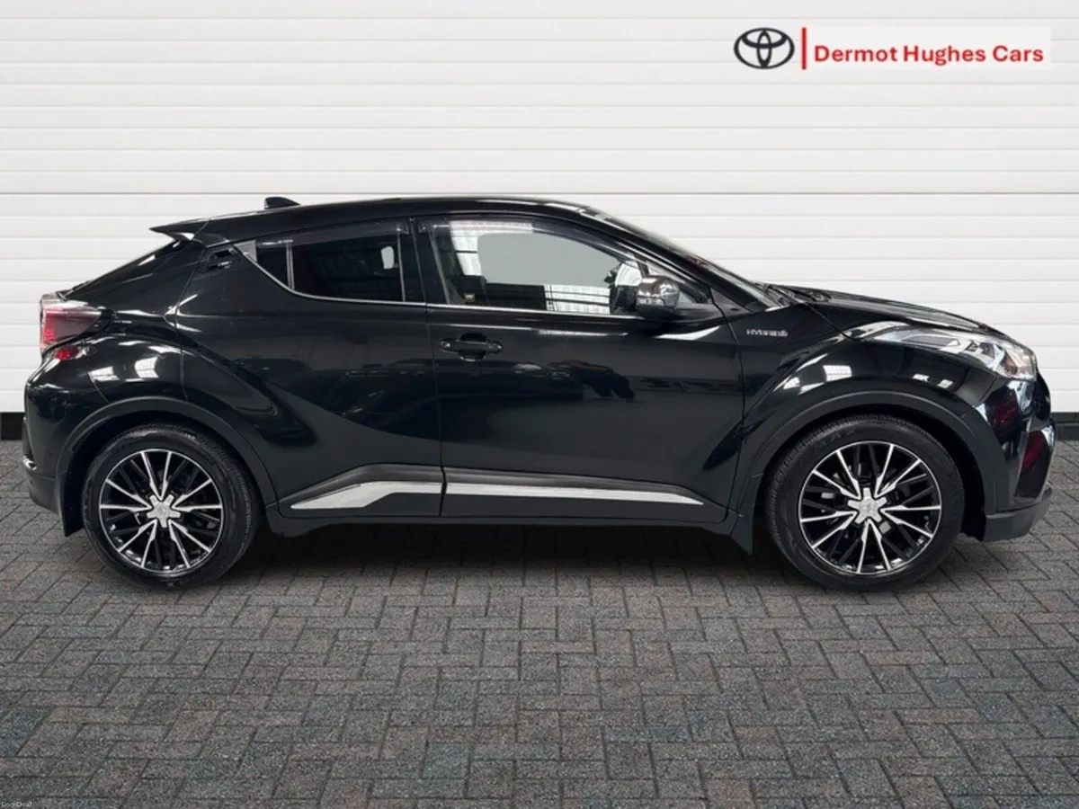 Toyota C-HR HYBRID SOL AUTO - Image 3