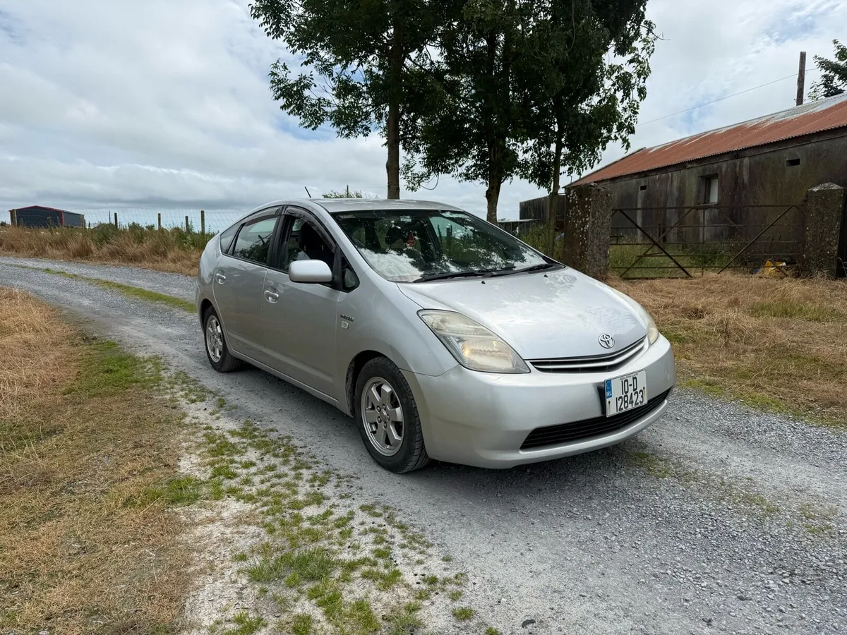 2010 Toyota Prius 1.5 Hybrid Automatic - Image 1