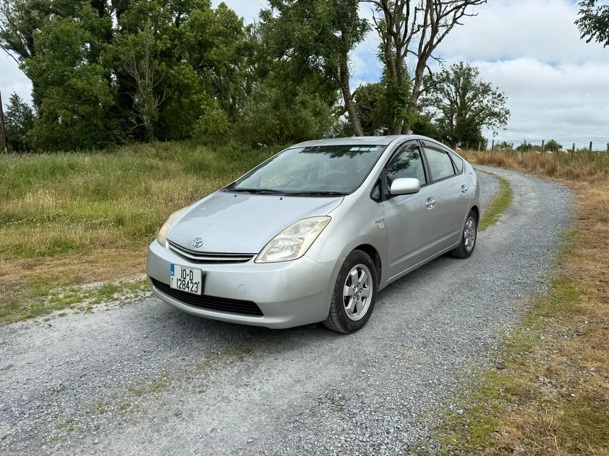 2010 Toyota Prius 1.5 Hybrid Automatic - Image 3