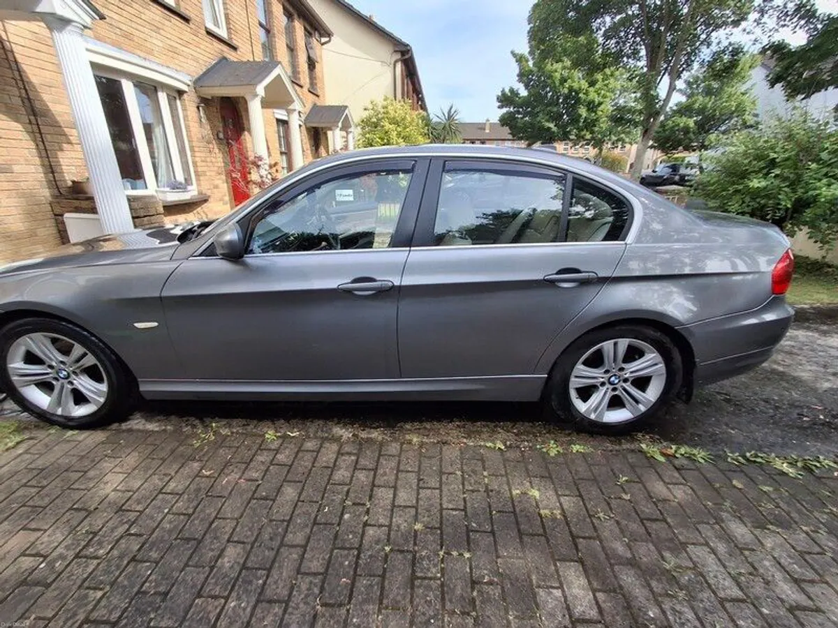 2011 Bmw 3-series - Image 5