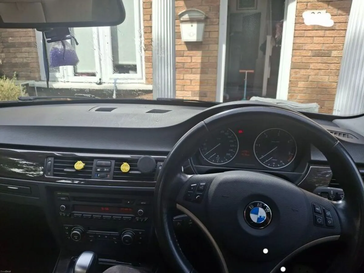 2011 Bmw 3-series - Image 1