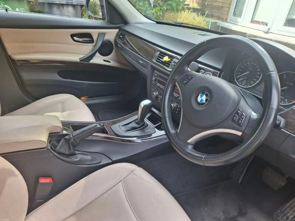 2011 Bmw 3-series - Image 3