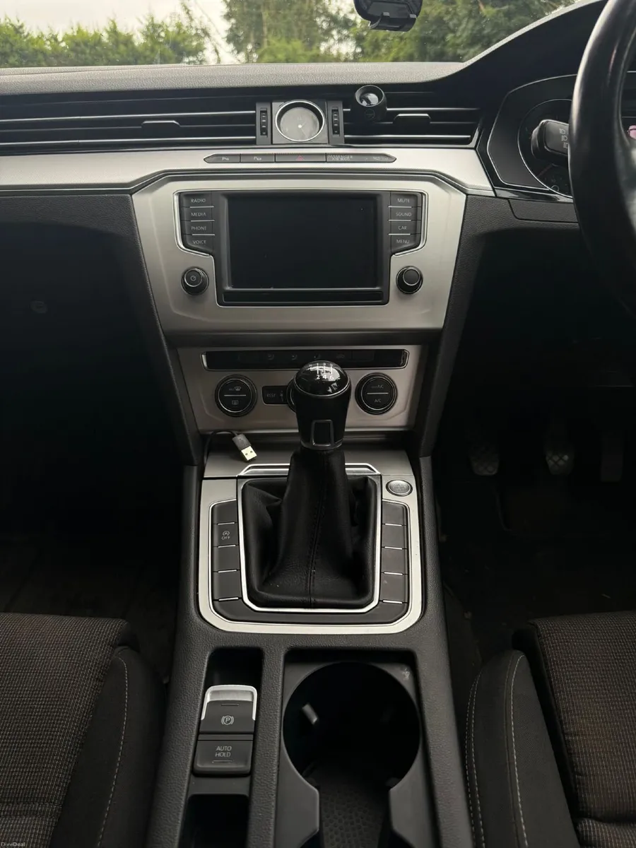 Volkswagen Passat 2017 2.0TDI NCT 05-27 - Image 2