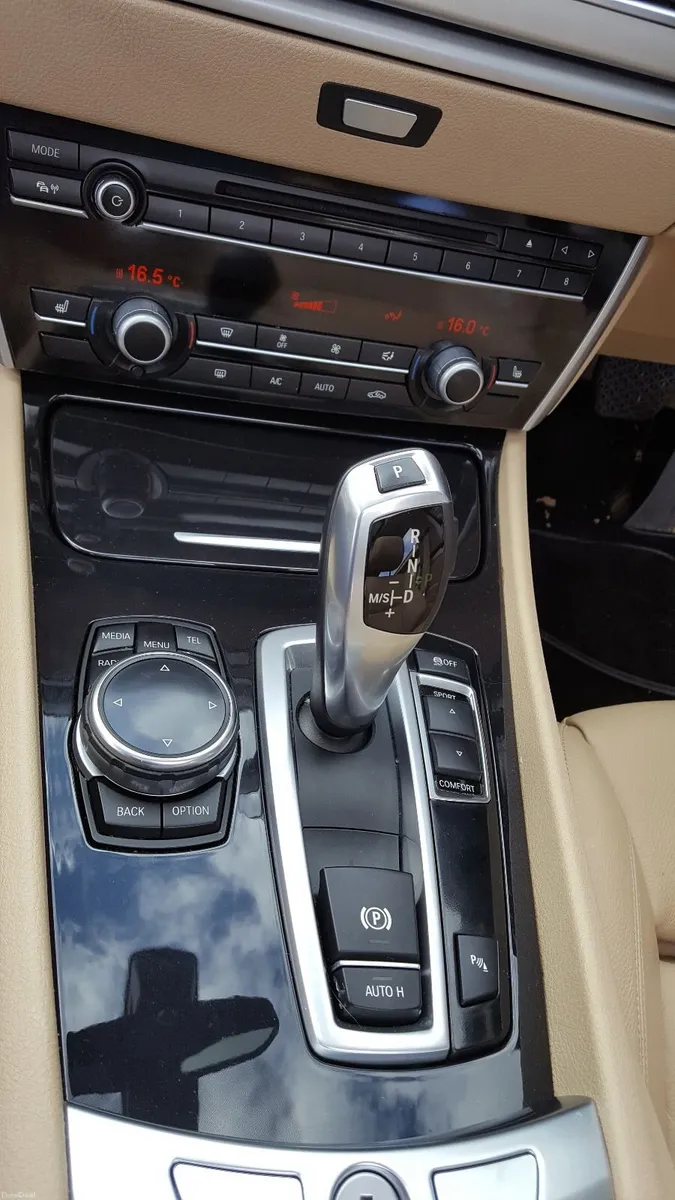 BMW 5-Series GT - Image 2