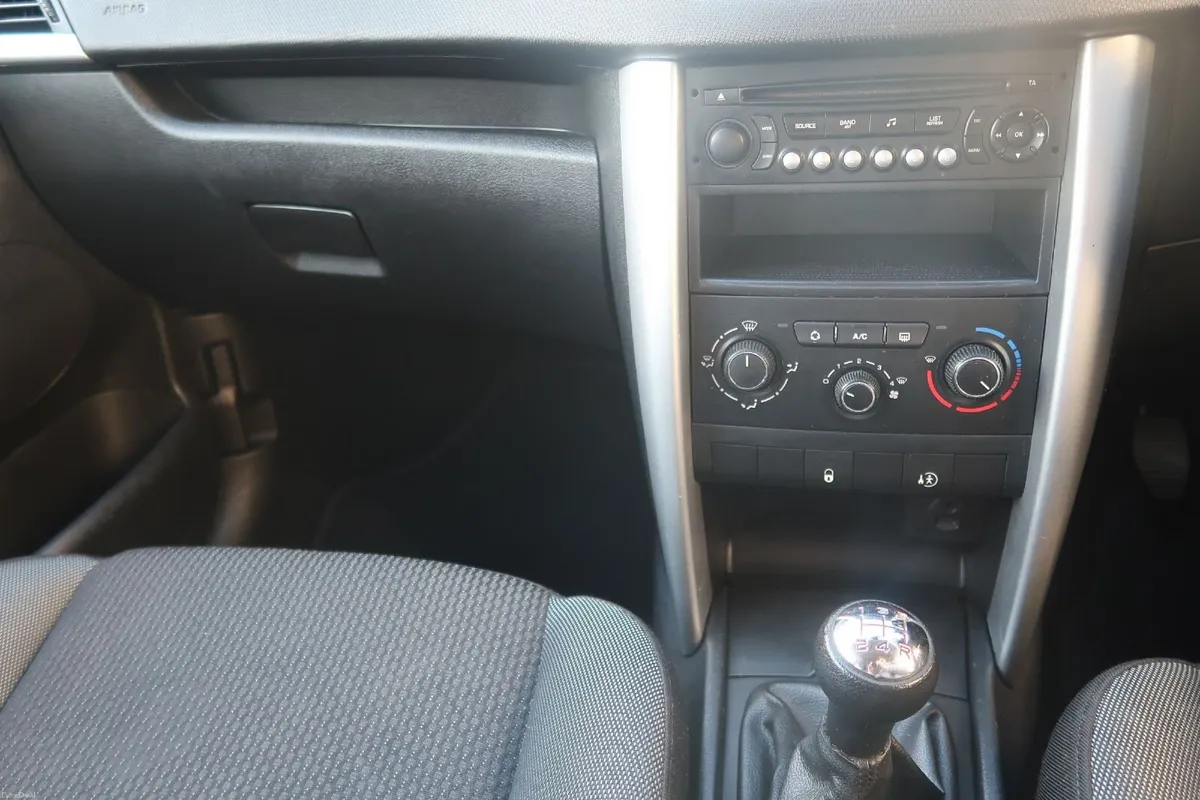 Peugeot 207 2012 - Image 3