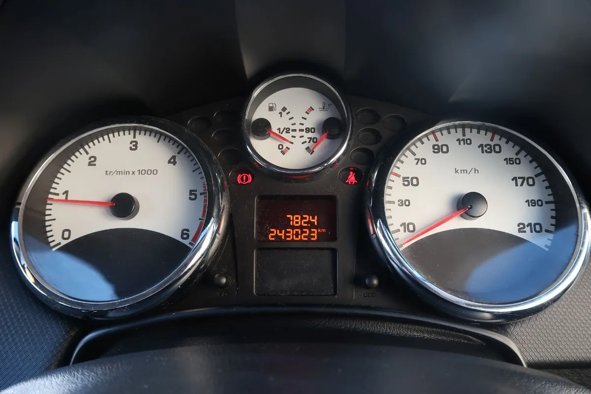 Peugeot 207 2012 - Image 5