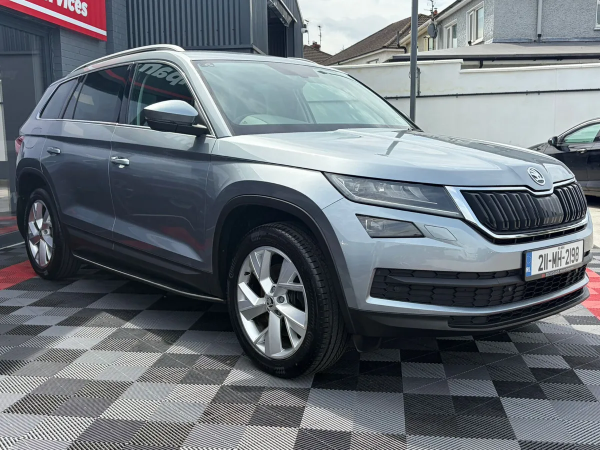 SKODA KODIAQ STYLE 2021 7 SEATER AUTO 2.0 TDI - Image 3