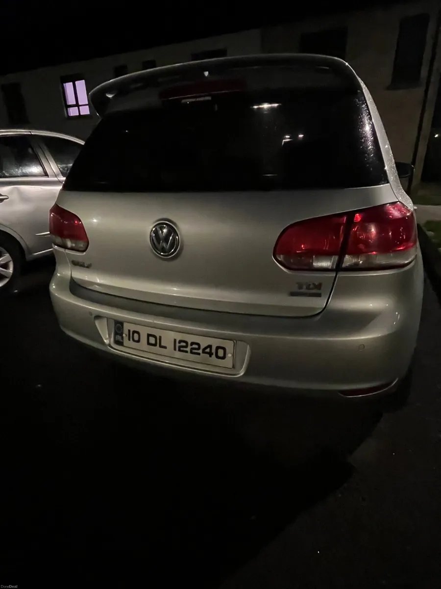 Volkswagen Golf 2010 - Image 2