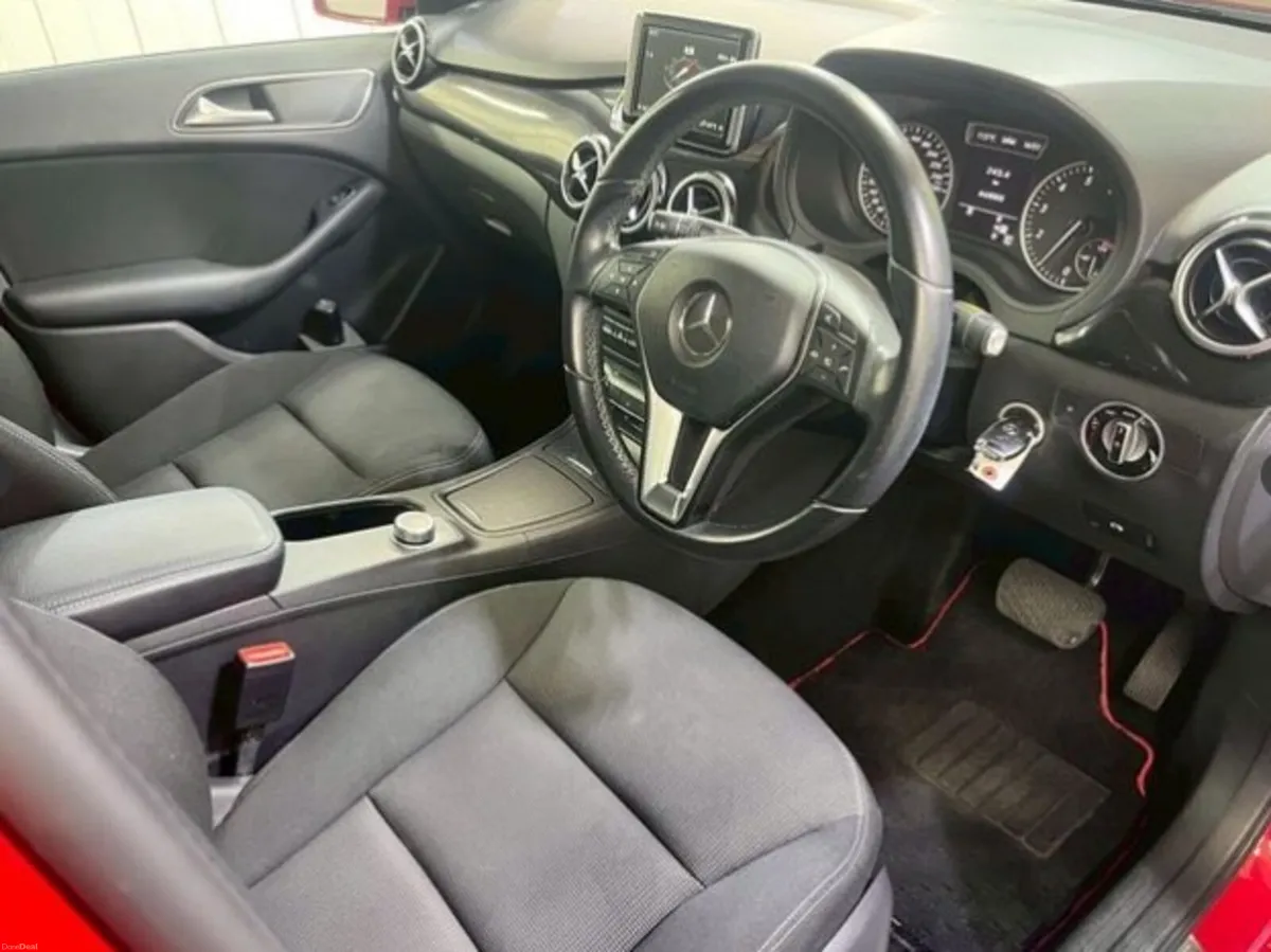 MERCEDES B180 Automatic 1.6 - Image 6