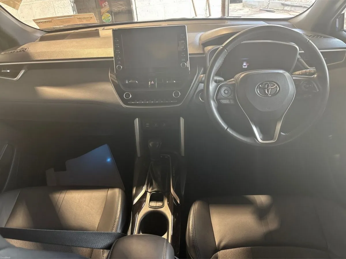 Toyota Corolla Cross HYBRID - Image 4