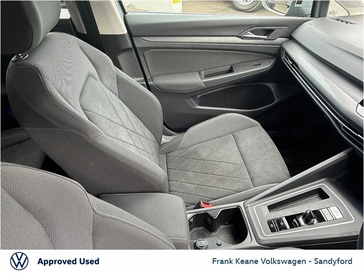 Volkswagen Golf 1.5 e-TSi Style @Frank Keane Volks - Image 4