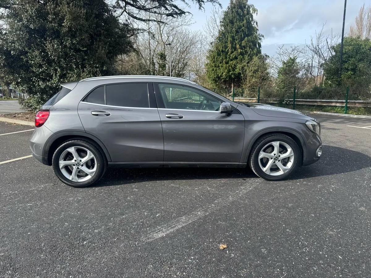 Mercedes Benz GLA 220 4 MATIC - Image 6