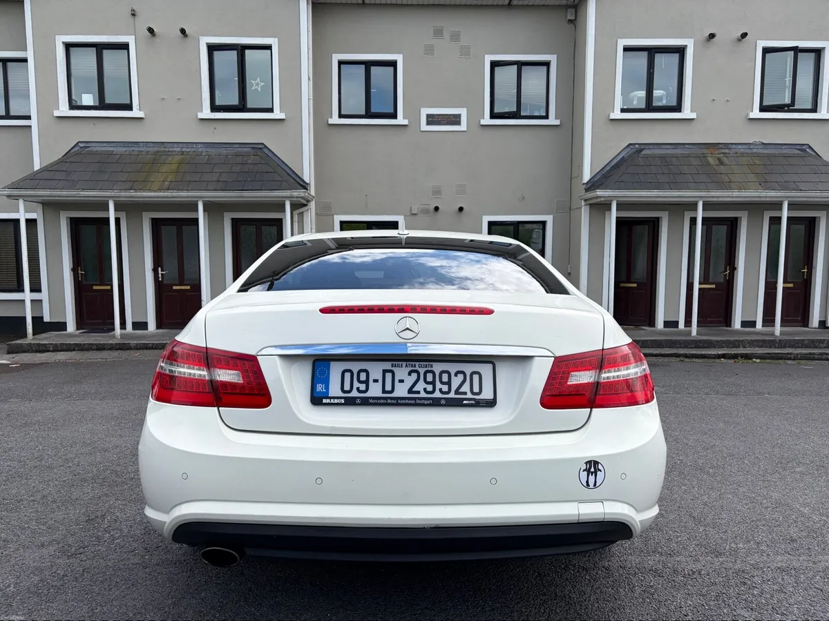 Mercedes-Benz E-Class 250 Coupe 2009 - Image 1