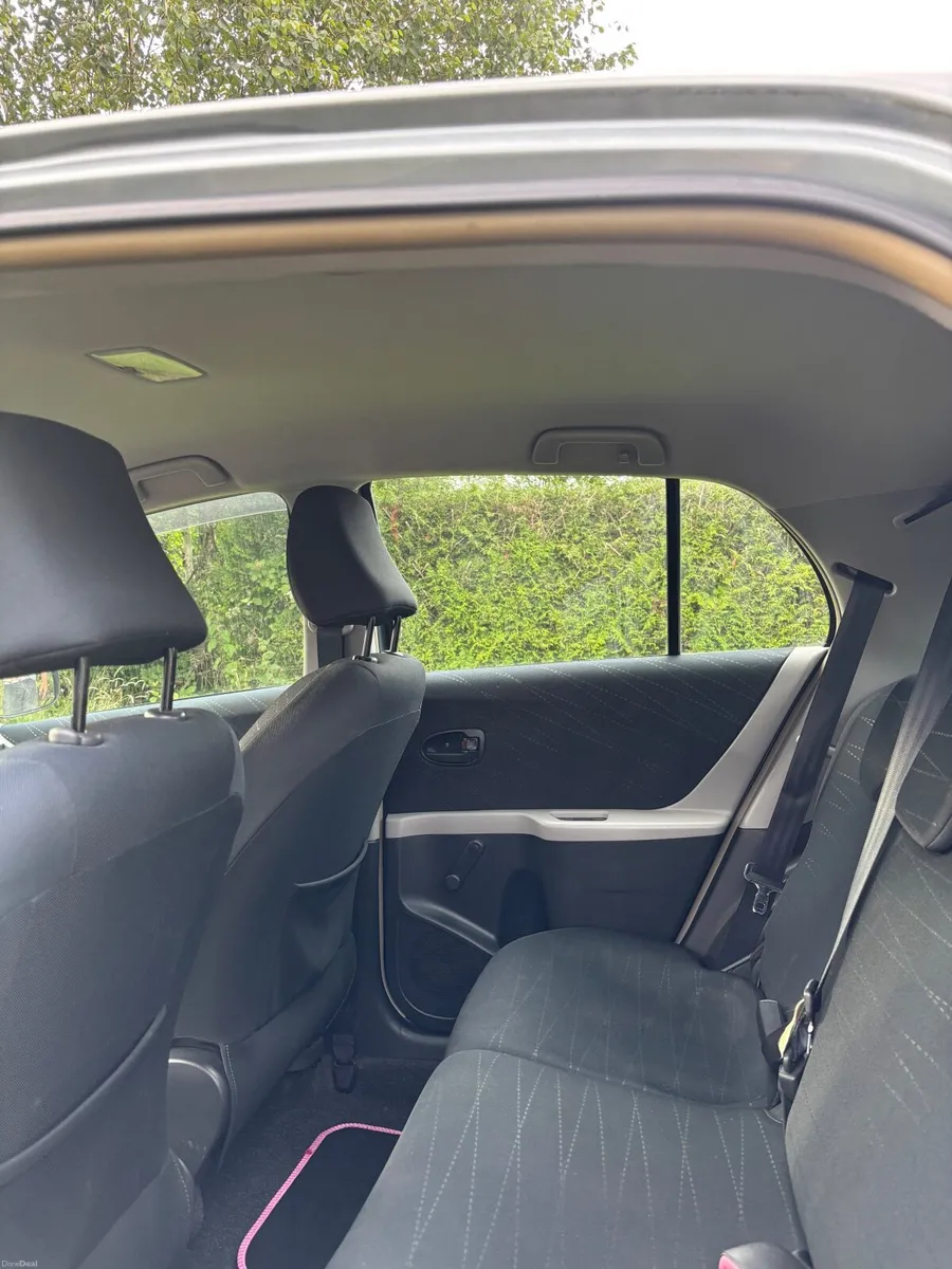 Toyota Yaris 2009 - Image 3