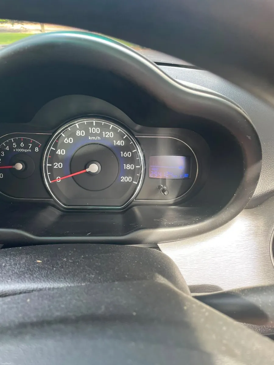 Hyundai i10 2011 - Image 4
