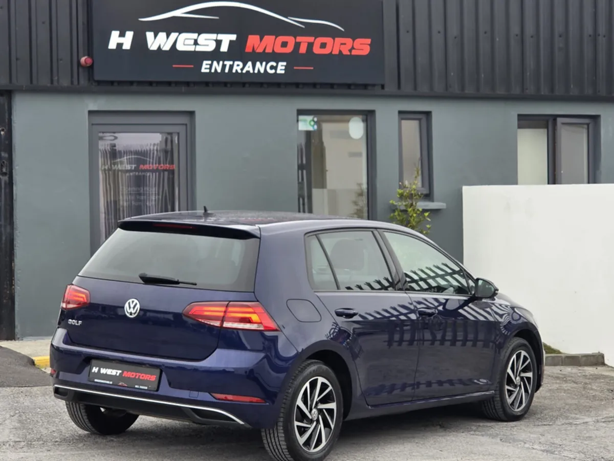 Volkswagen Golf 1.6 TDI MATCH 115PS 5DR - Image 3