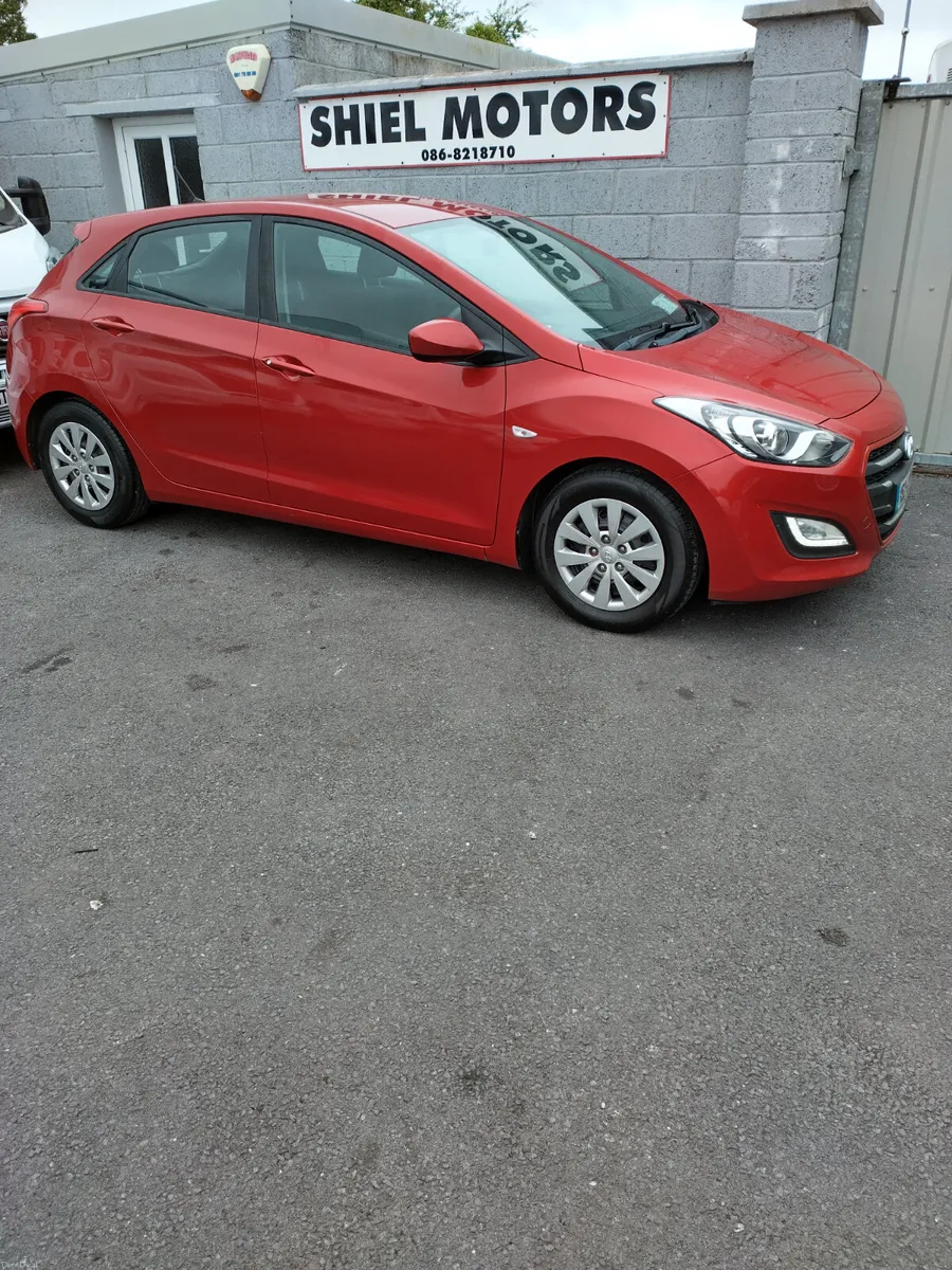 2015  HYUNDAI I30 DIESEL MANUAL - Image 2