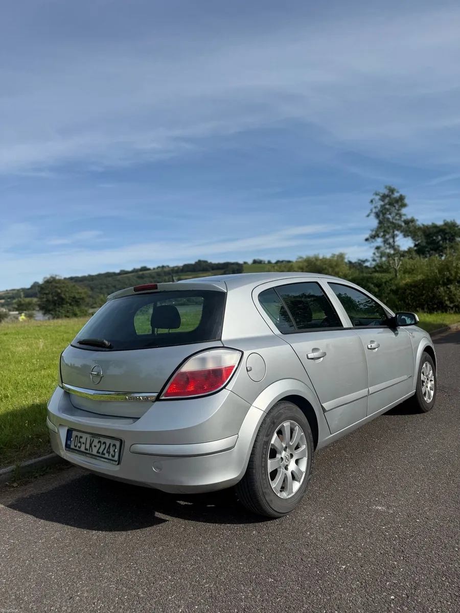 Opel Astra - Automatic - Image 3