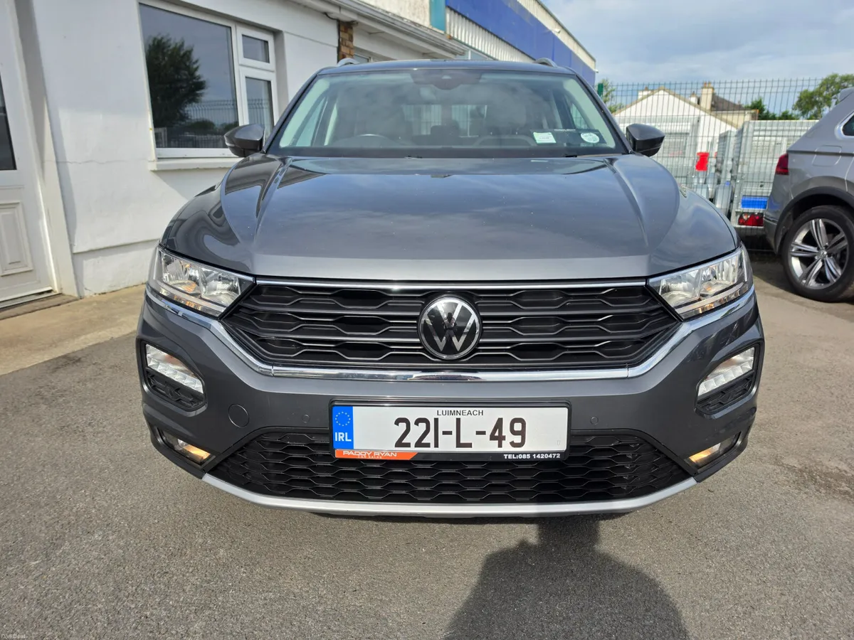 2022 Volkswagen T-Roc 2.0Tdi Design Manual 115BHP - Image 4