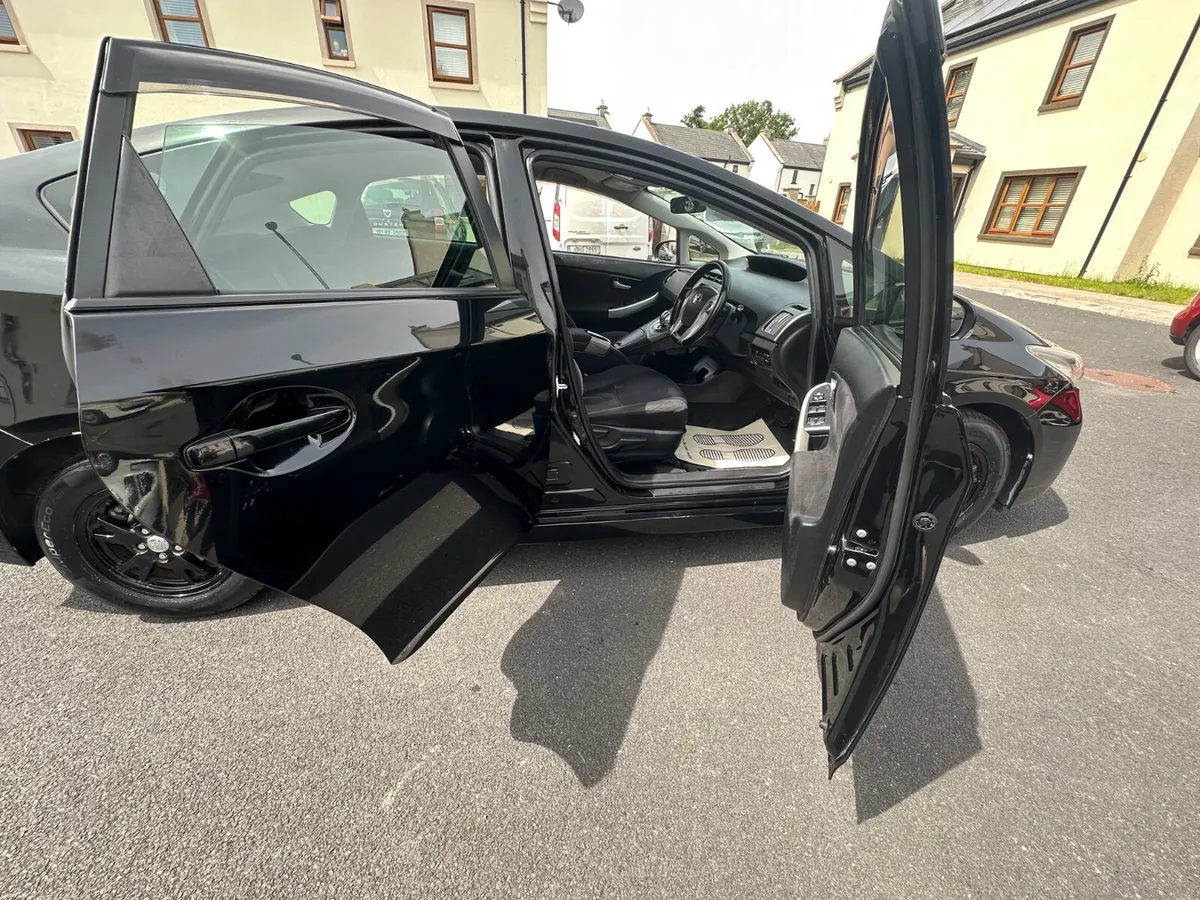 Toyota Prius 2015(152) – 1.8 Hybrid • Warranty - Image 1