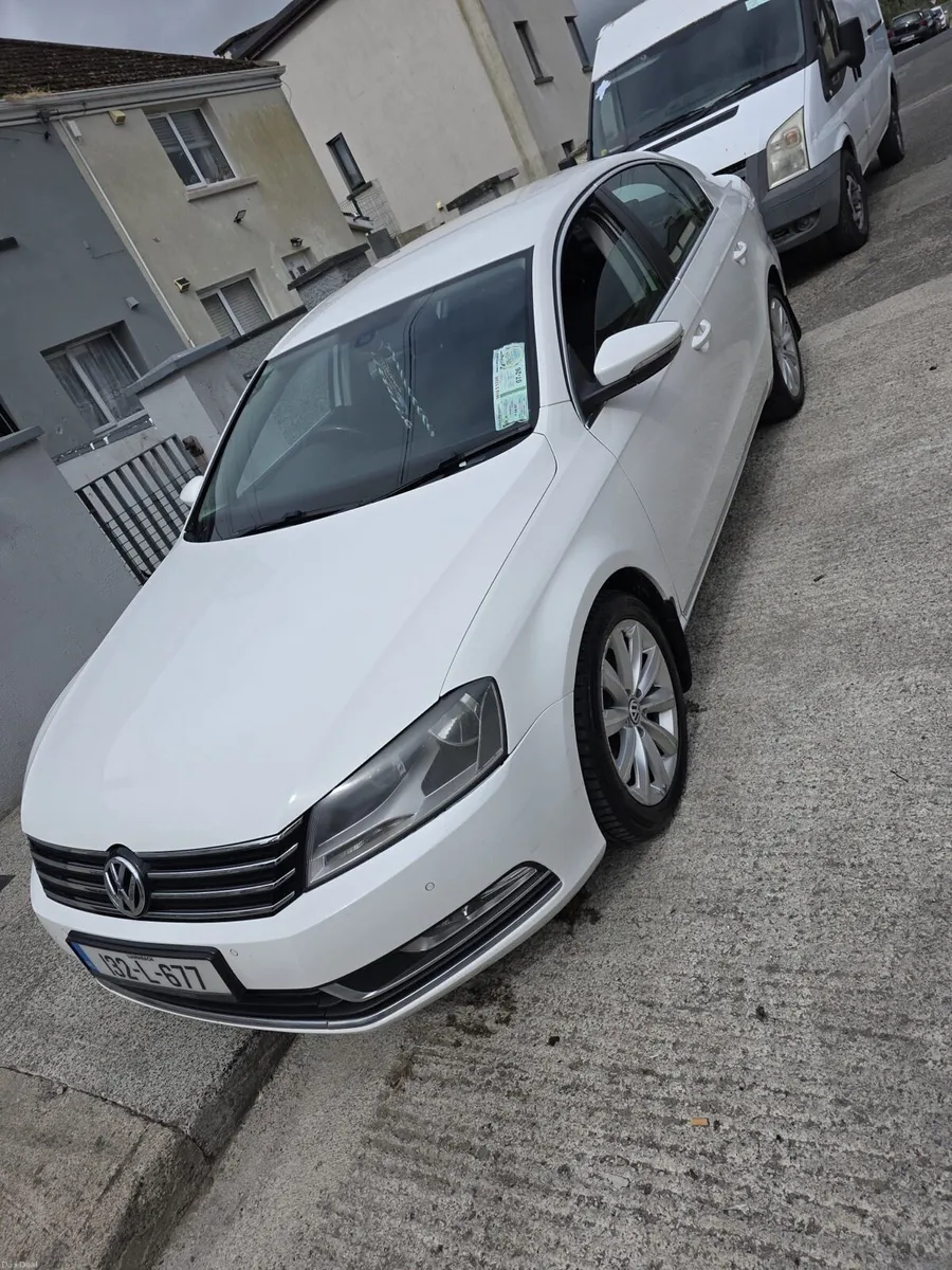 Volkswagen Passat 2.0 Bluemotion - Image 1