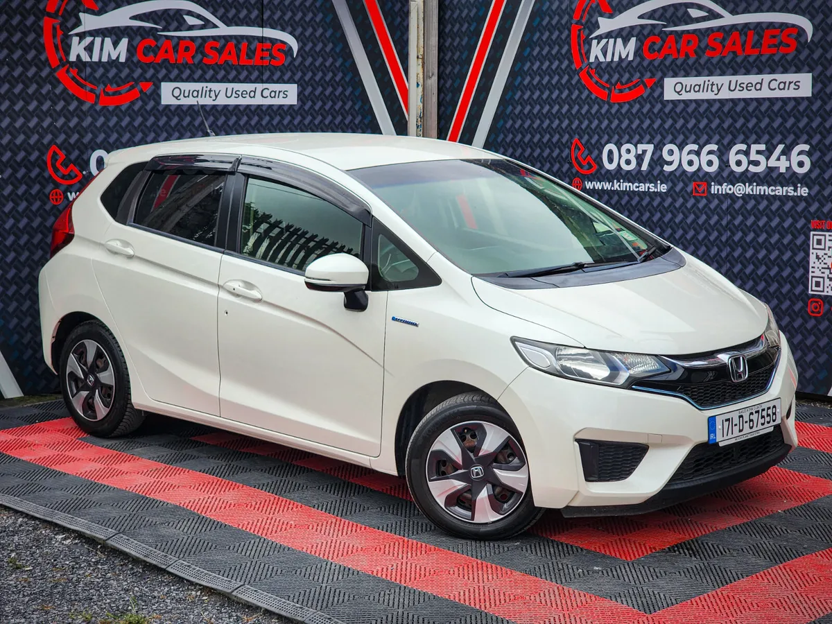Honda Fit 2017 - Image 2