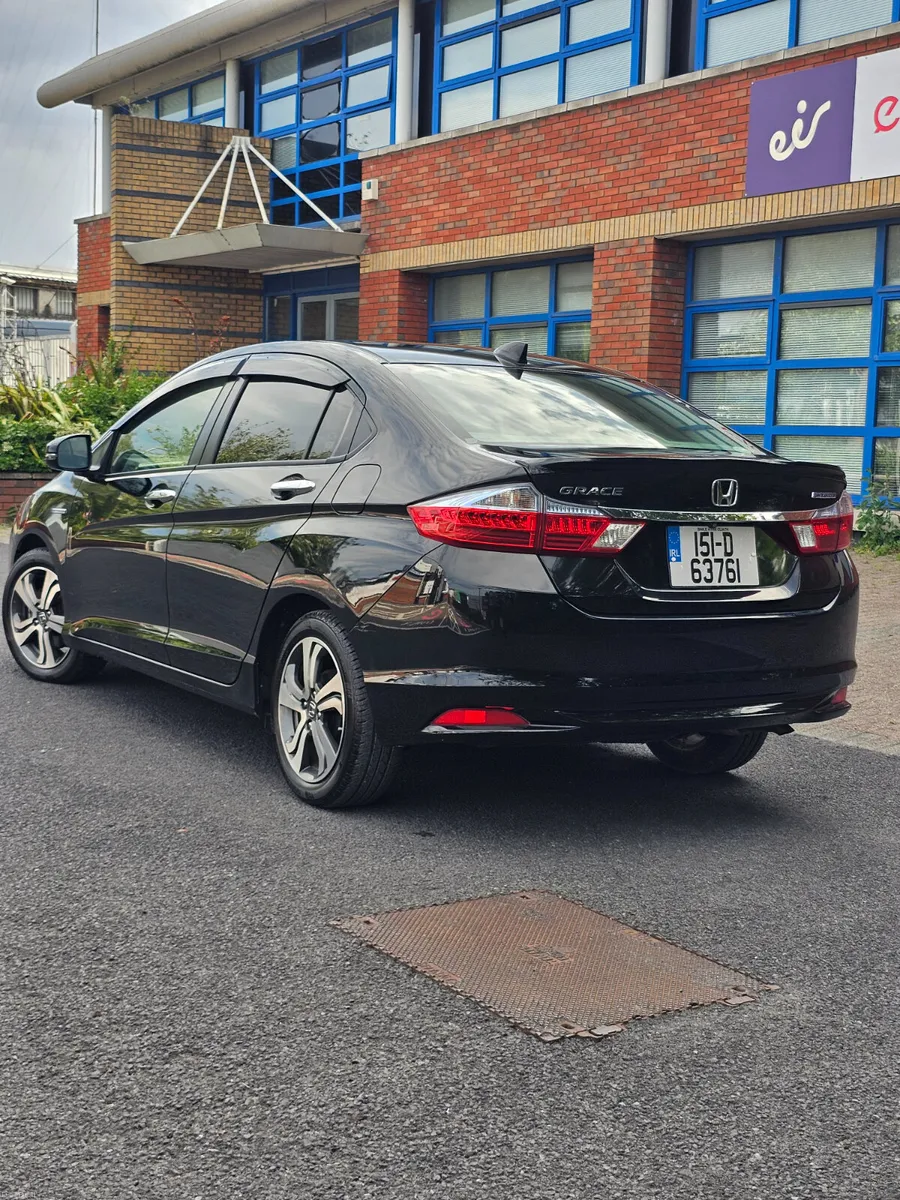 Honda Grace Hybrid 1.5 2015 - Image 2