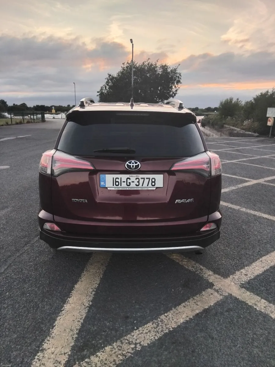 Toyota RAV4 2016 - Image 2