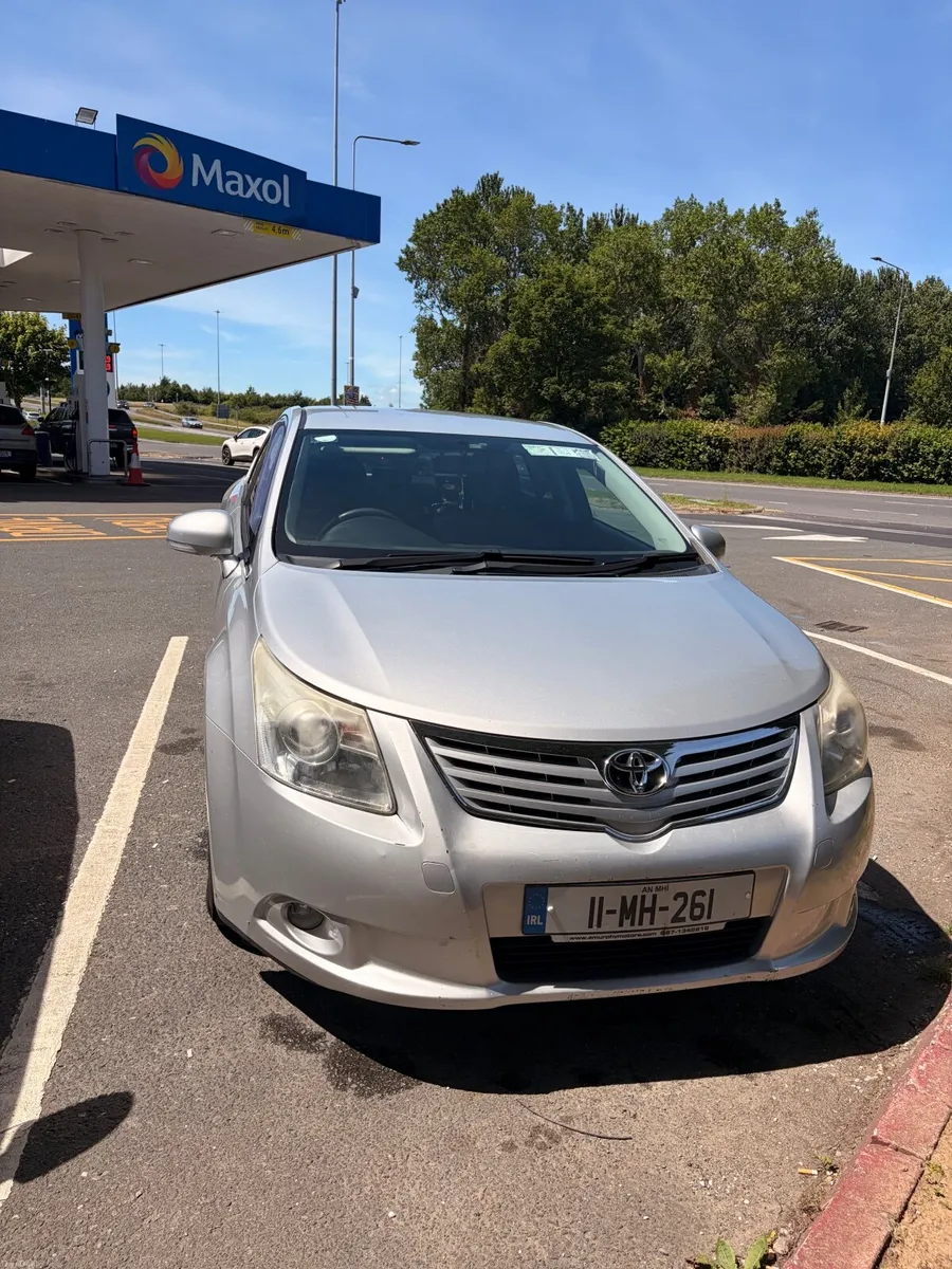 Toyota Avensis 2011 - Image 1