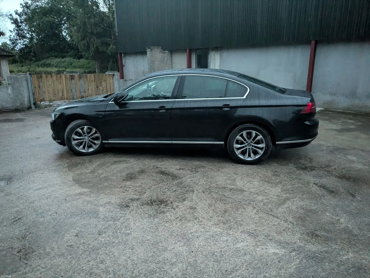 Volkswagen Passat 2015 - Image 1