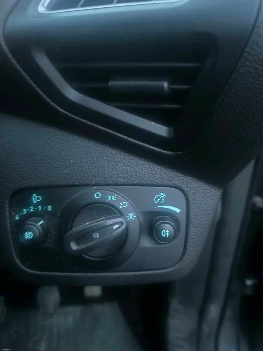 Ford Kuga - Image 6