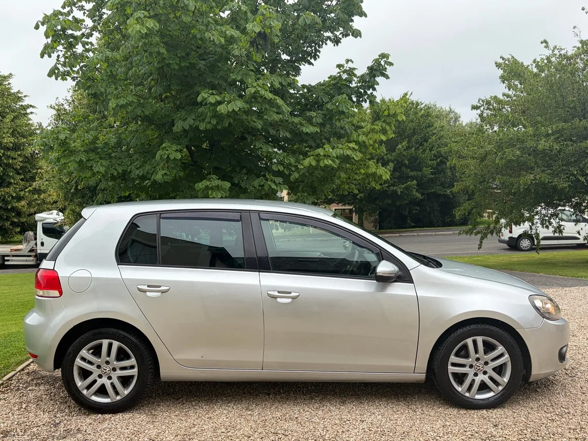 2011 Volkswagen Golf 1.6 tdi - Image 2
