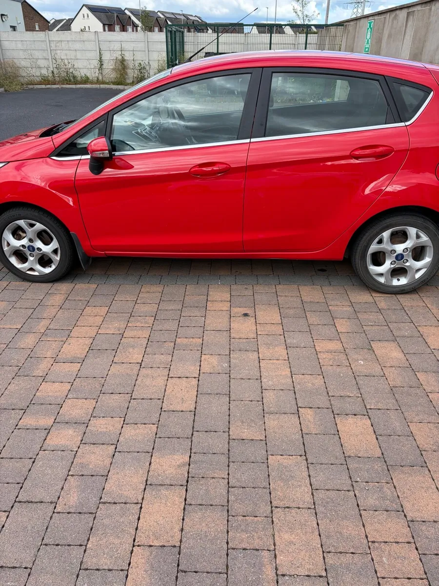 Ford Fiesta 2011 - Image 3